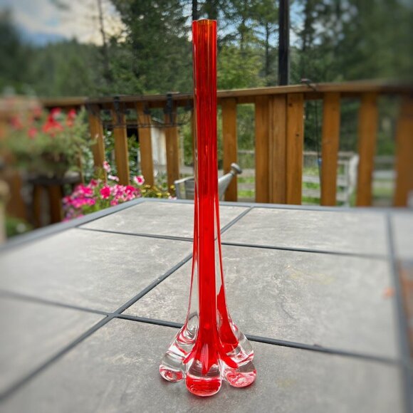 Vintage 11” Rare Elephant Bud Glass Vase Red Clear Metallic Fancy - Picture 1 of 7